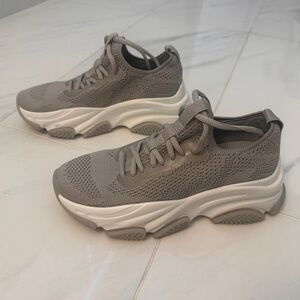 Steve Madden Gray Athletic Shoes